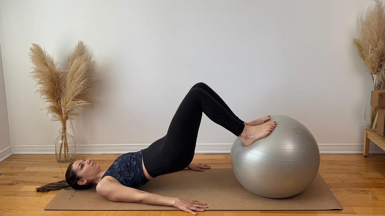 Pilates - Abdos fessiers avec Swissball